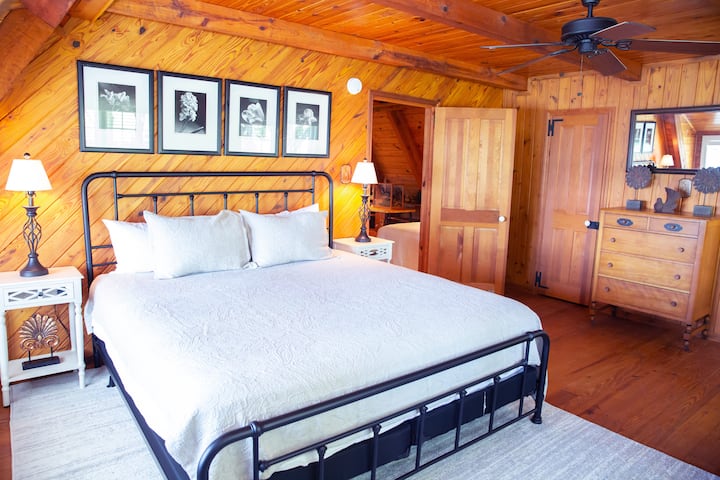 חדר שינה 2: חדר שינה קינג ליד אזור הלופט. 