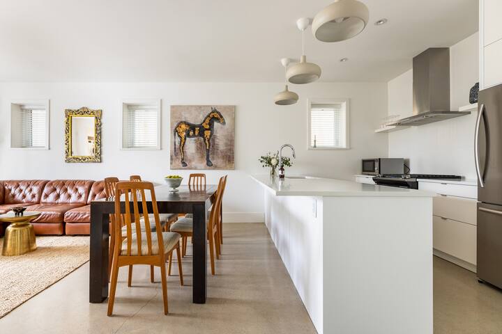 Modern + Stylish 3BR 2BA in Trendy Mt Pleasant gallery image 5