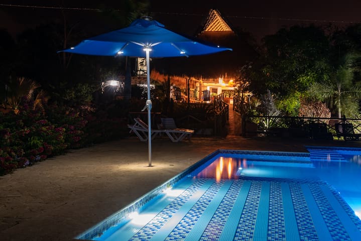 Entire home with 3 bedrooms in Cartagena - Oceanfront Villa - Nueva Vida Baru