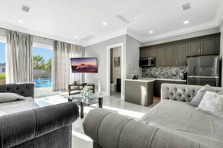 Home 10 Miles from Disney & Pool gallery image 4