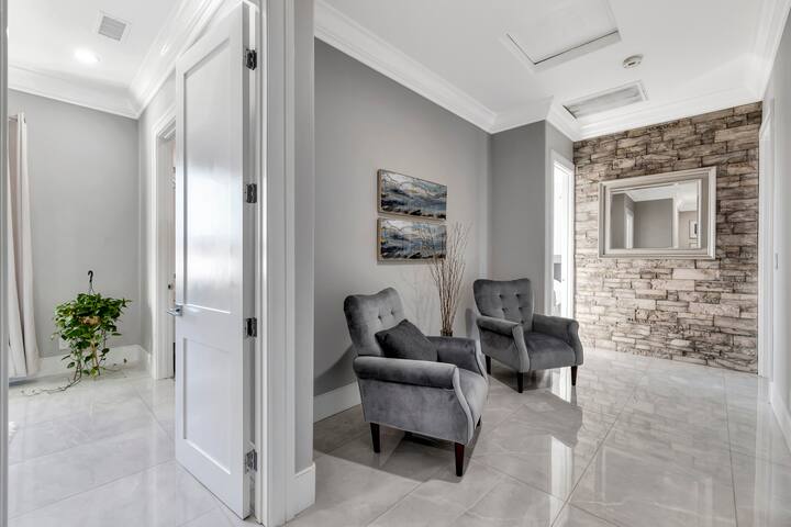 Home 10 Miles from Disney & Pool gallery image 3