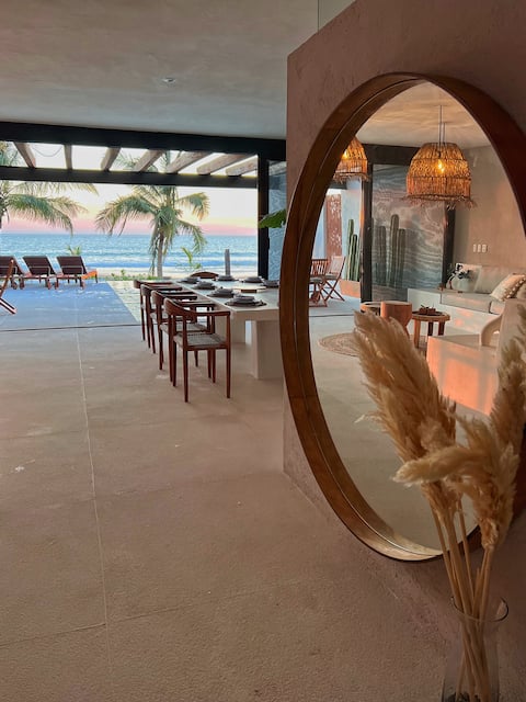 Successful Airbnb property: Casa MASH - Private-Ocean Front in El Coacoyul