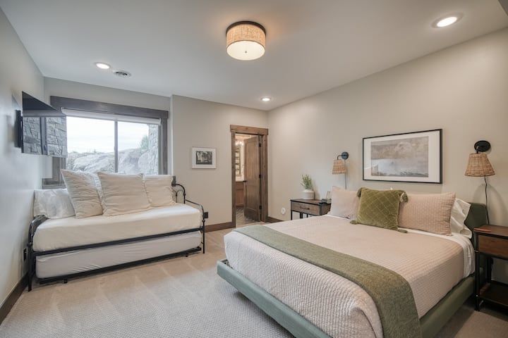 חדר מס '3 (מיטת יום, טרנדל, מלכה)