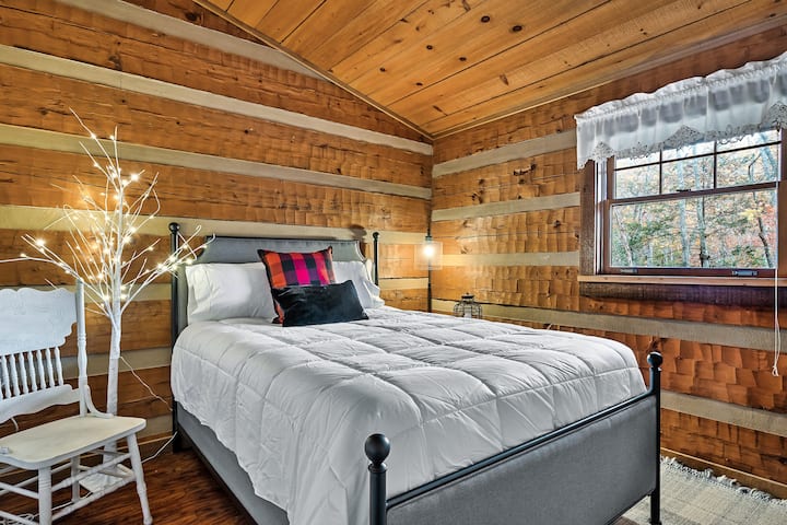 Dhoma e gjumit 2 me krevat dopio "New Queen" dhe shtroja luksoze 100% pambuku