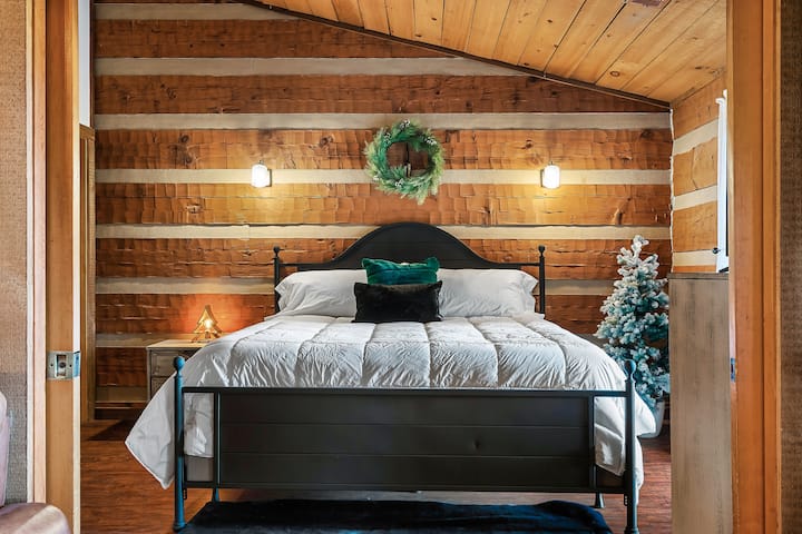 Dhomë gjumi kryesore me krevat të ri "King" dhe shtroja pambuku të nivelit të lartë