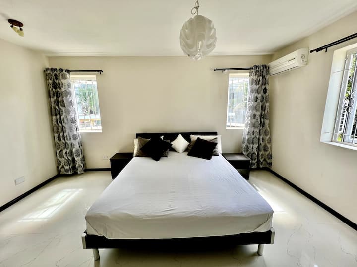 Primer dormitorio tamaño king