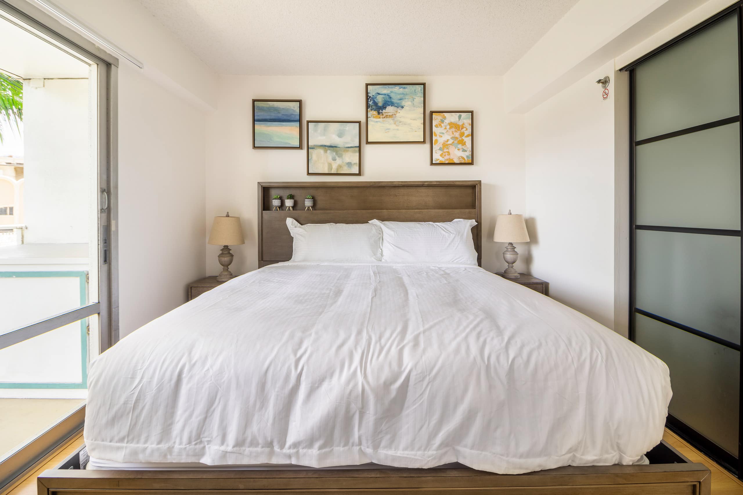 Condo in Honolulu · ★4.91 · 2 bedrooms · 4 beds · 2 private baths - Image 1