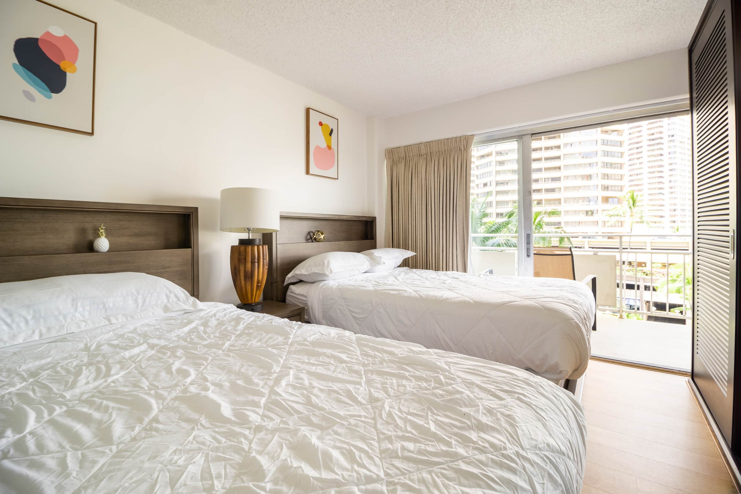 Condo in Honolulu · ★4.91 · 2 bedrooms · 4 beds · 2 private baths - Image 14