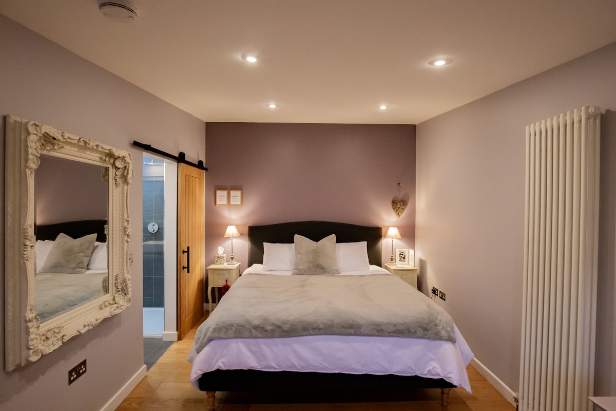 Bedroom, 6ft superking size bed