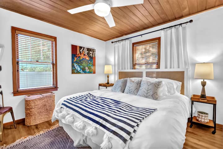 Glavna spavaća soba s bračnim krevetom (širine 180 - 200 cm)