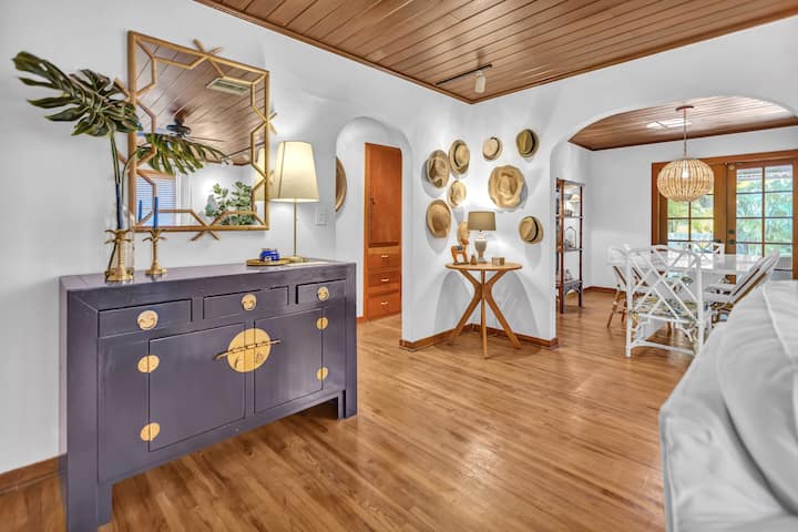 Dnevni je boravak povezan s ugodnom blagovaonicom