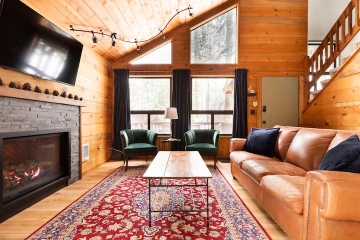 Beautiful Wild Fern Cabin Cabins for Rent in Mount Hood Village