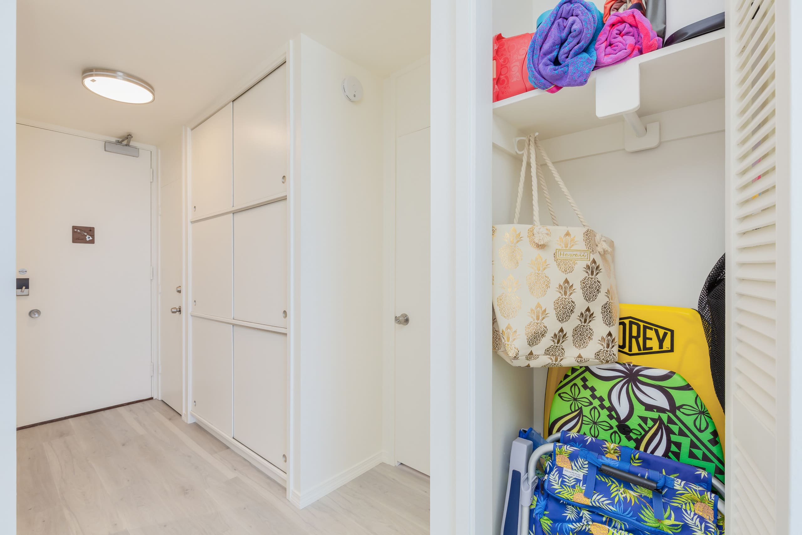 Ocean views at Ilikai Marina. Parking included! - Image 16