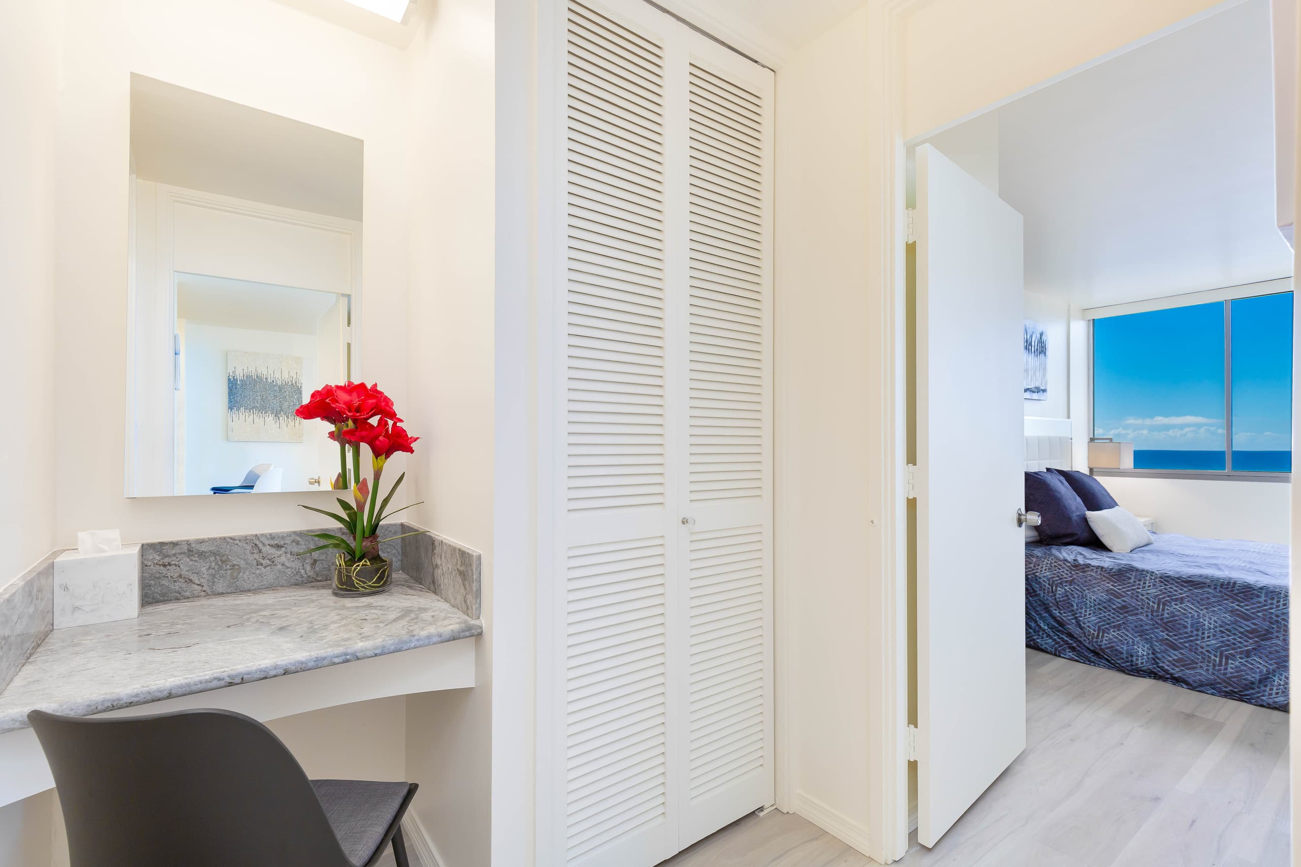 Ocean views at Ilikai Marina. Parking included! - Image 13