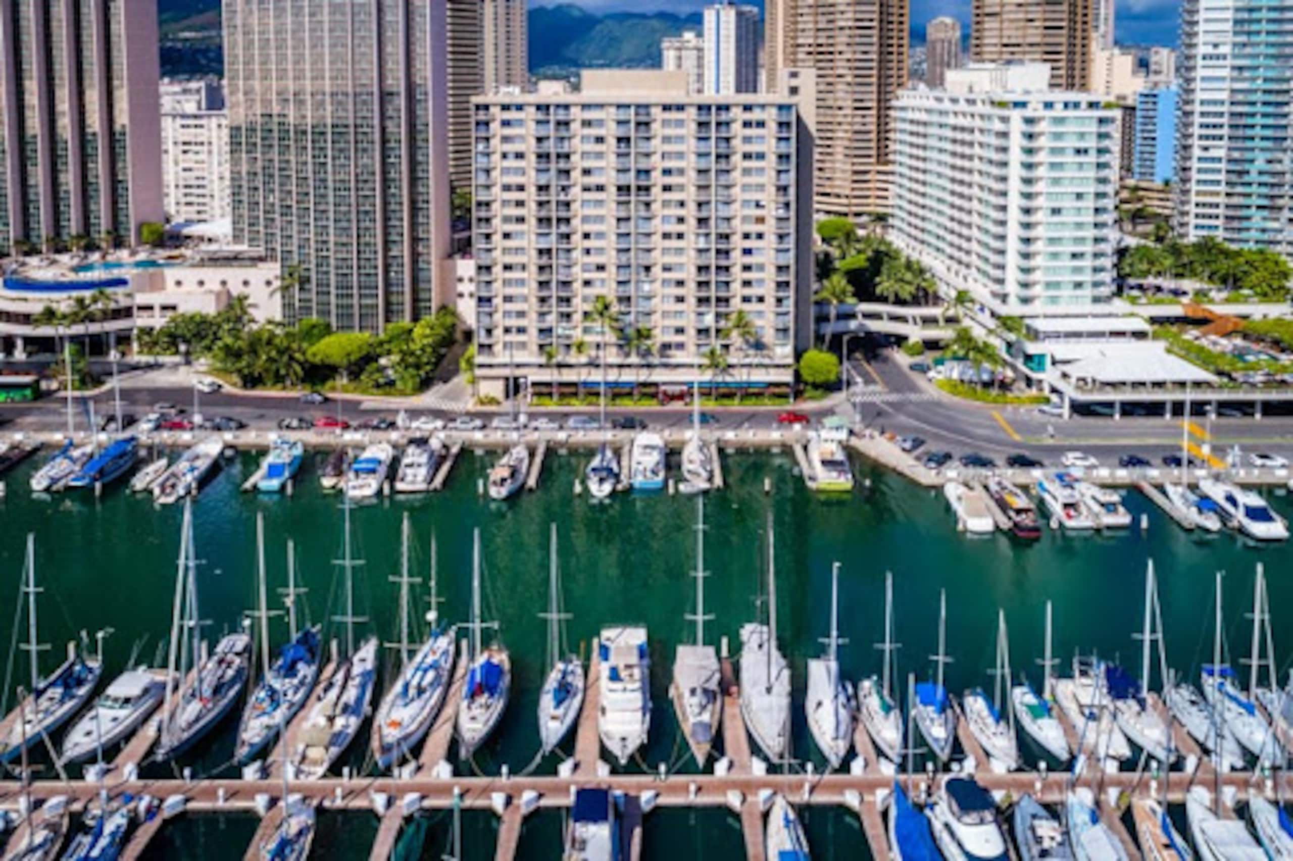 Ocean views at Ilikai Marina. Parking included! - Image 26