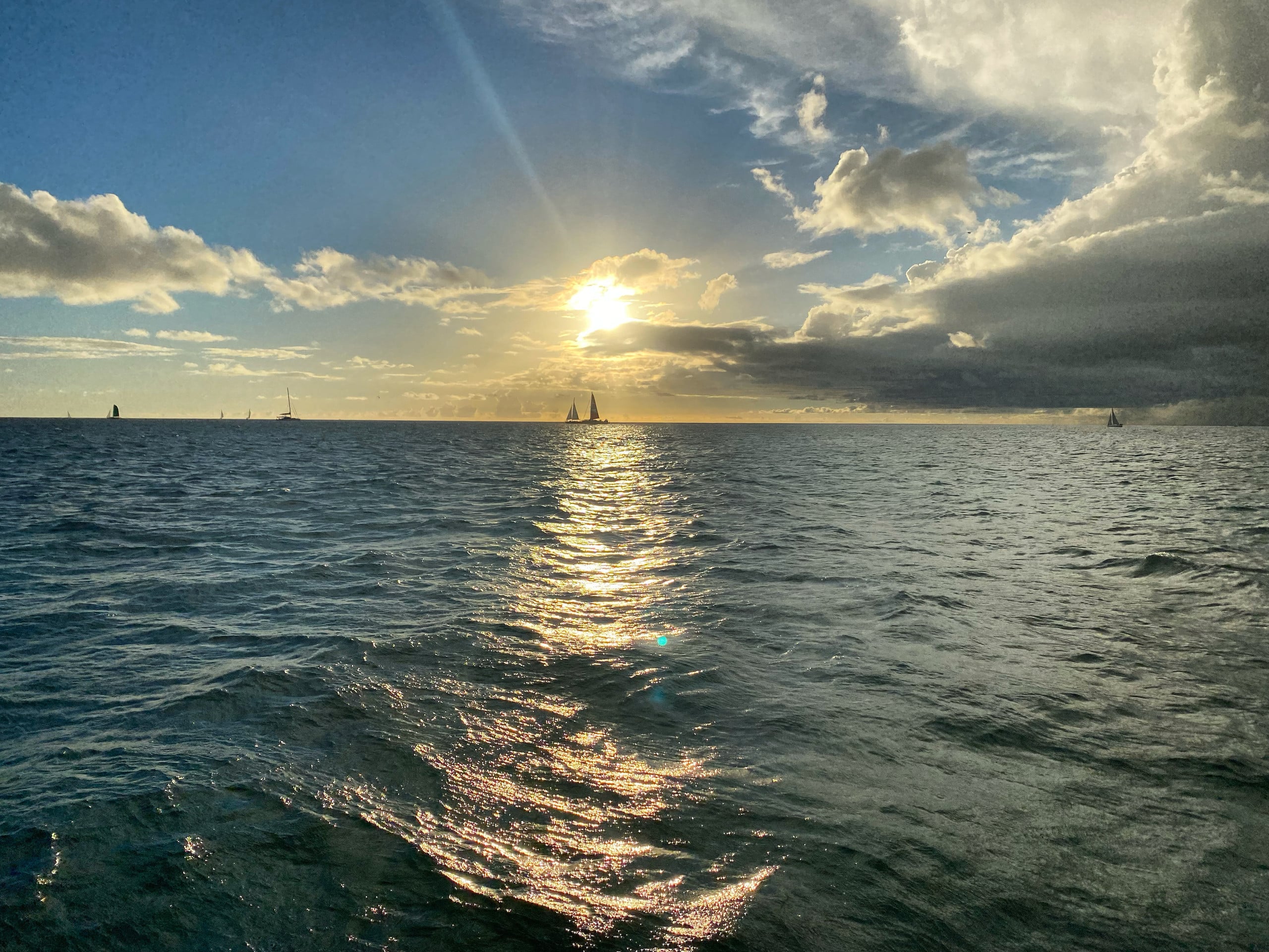 Ocean views at Ilikai Marina. Parking included! - Image 31