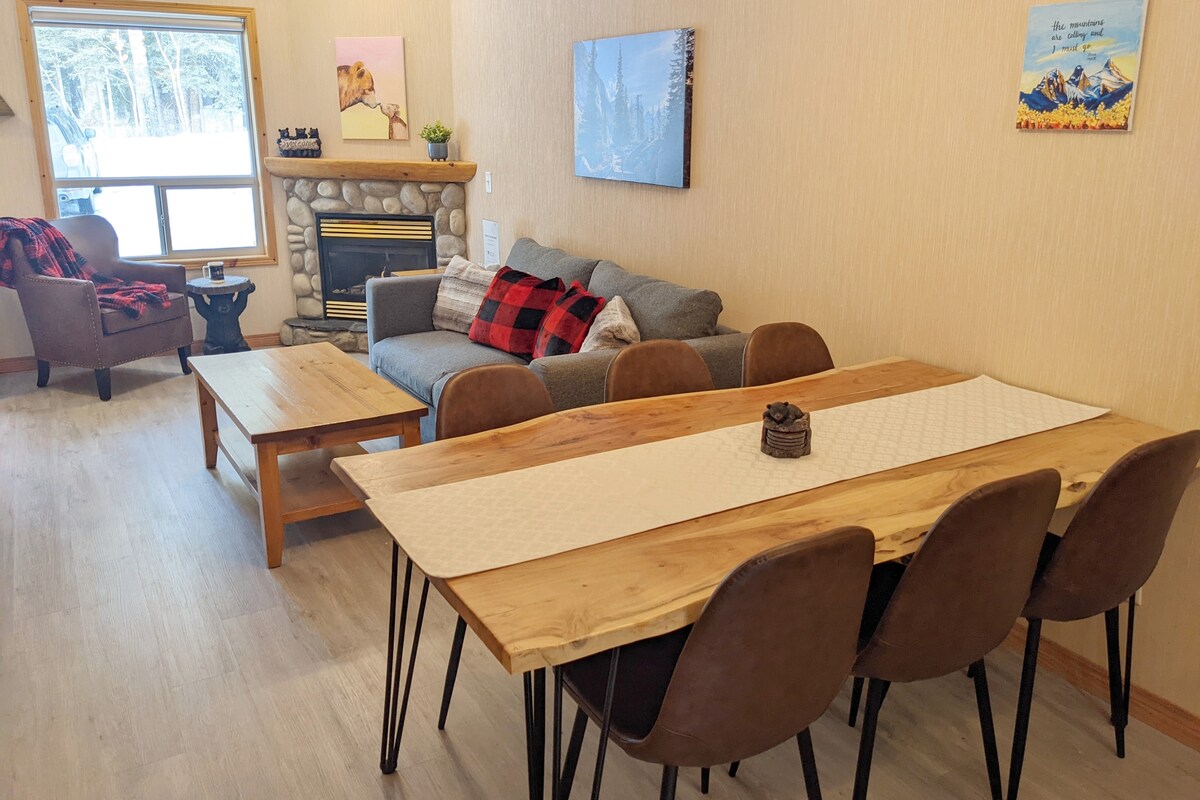 Krijo aventurën tënde në të vetmen BearBnB!