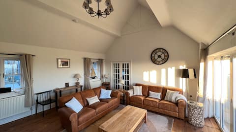 Top performing Airbnb: 6 bedded home with stunning sea views and pool in Abersoch, Llangian, Llanengan, Abersoch, Llangian, Llanengan, Abersoch, Llangian, Llanengan