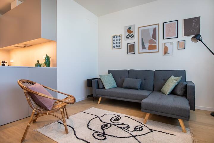 B&F Roger De Lluria managed Airbnb listing 3