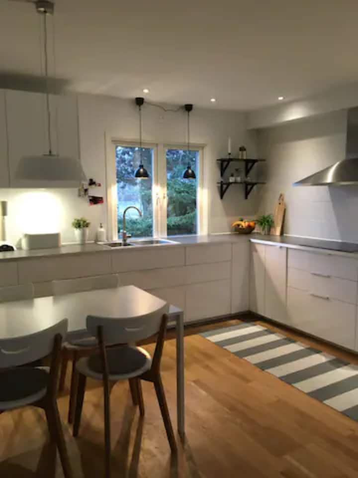 Modern House 7 Min From City Centre - Mölnlycke