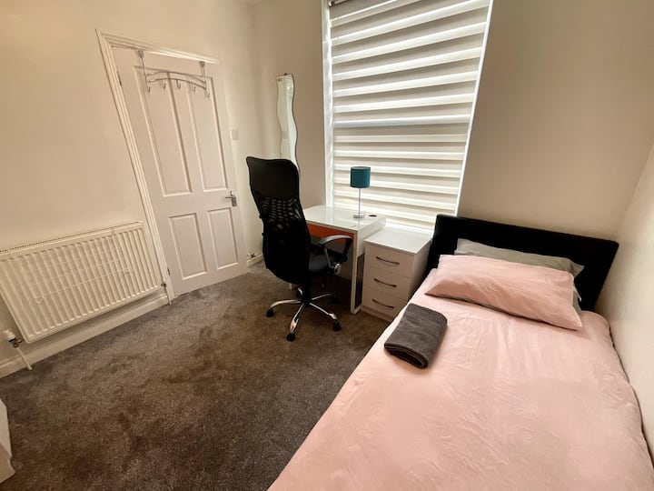 Hilsea Vacation Rentals & Homes Hilsea, Hilsea, United Kingdom Airbnb