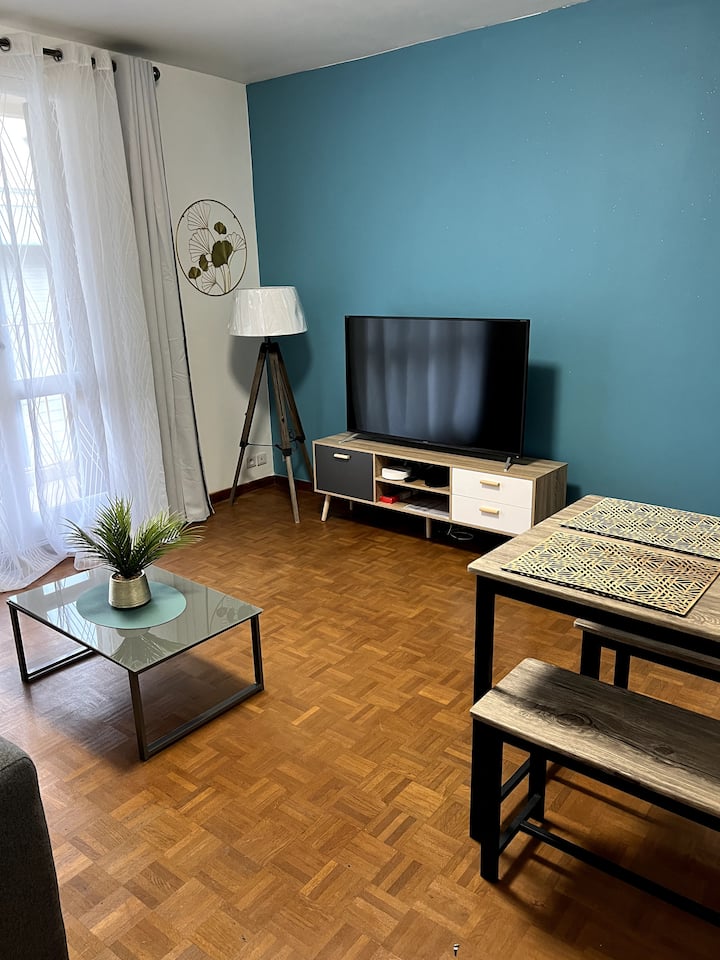 Marseille Joliette Beautiful apartment with an exterior Apartments