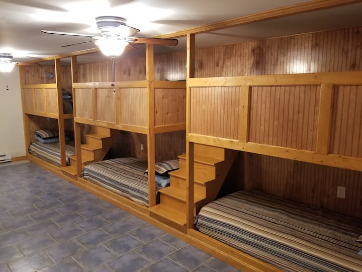 Двуетажни легла!