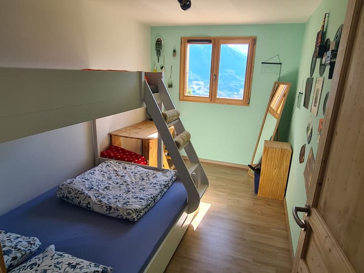 Chambre 1. 
Un lit double et un lit simple