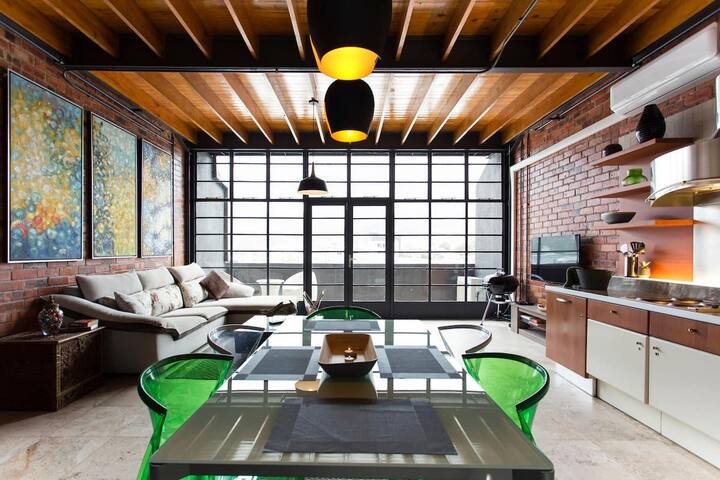 Penthouse In Central Location With Amazing Views gallery image 2