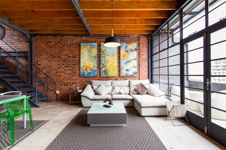 Penthouse In Central Location With Amazing Views gallery image 4