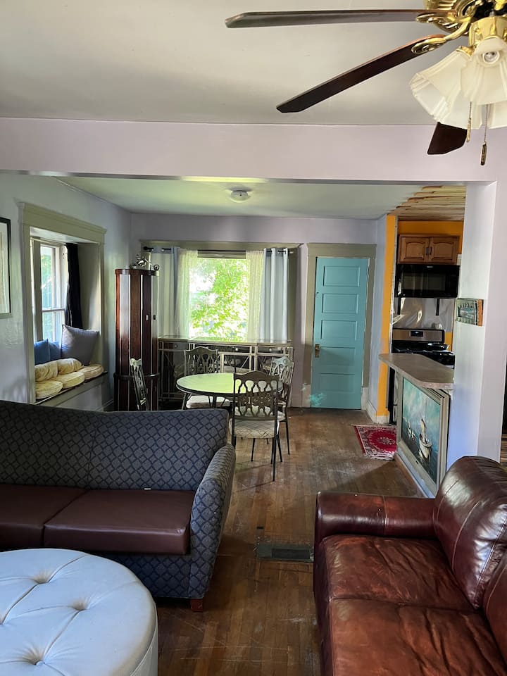 Beautiful Family Home, Space For 10, Big Backyard - アクロン, OH