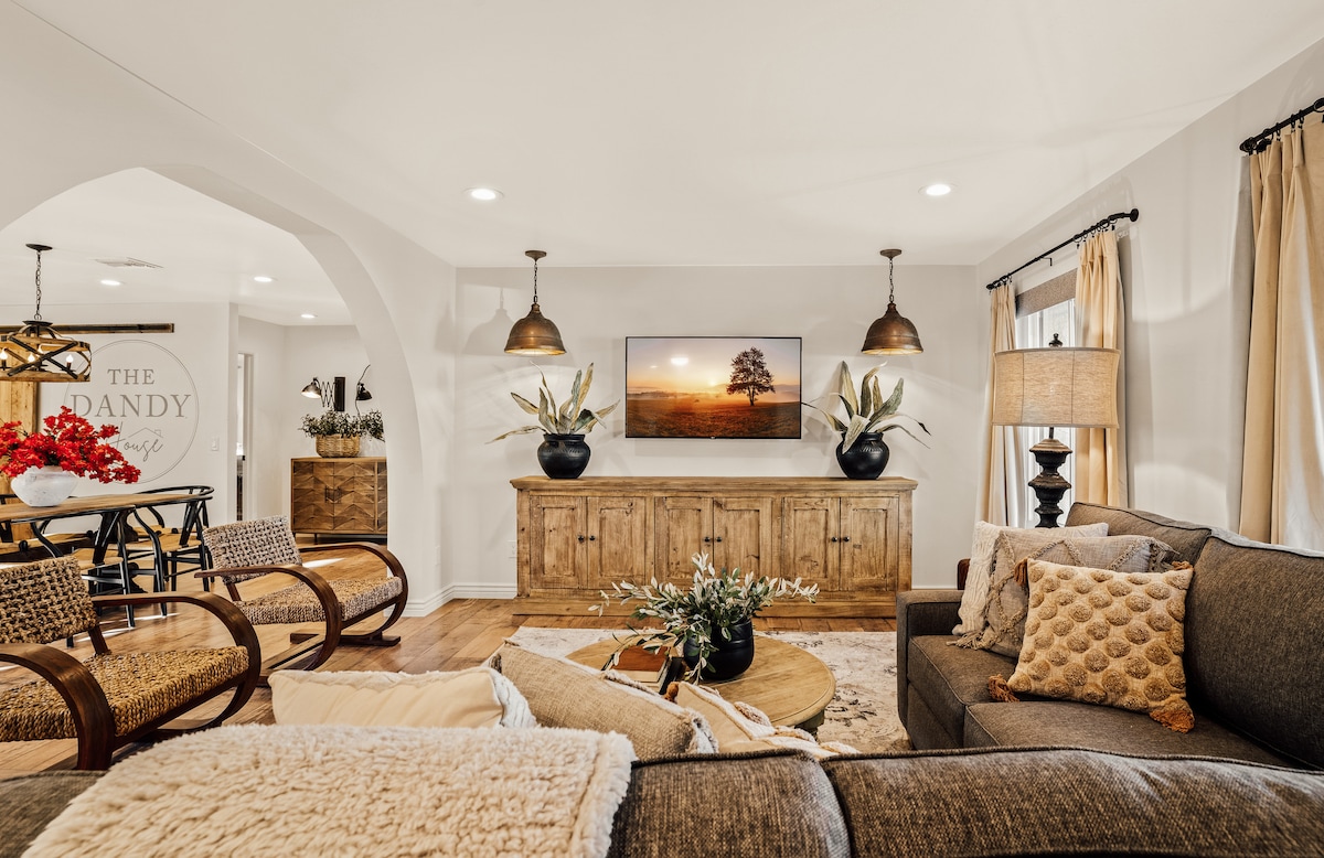 Top performing Airbnb: The Dandy House: A Stunning 3-Bedroom Charmer in Yuma