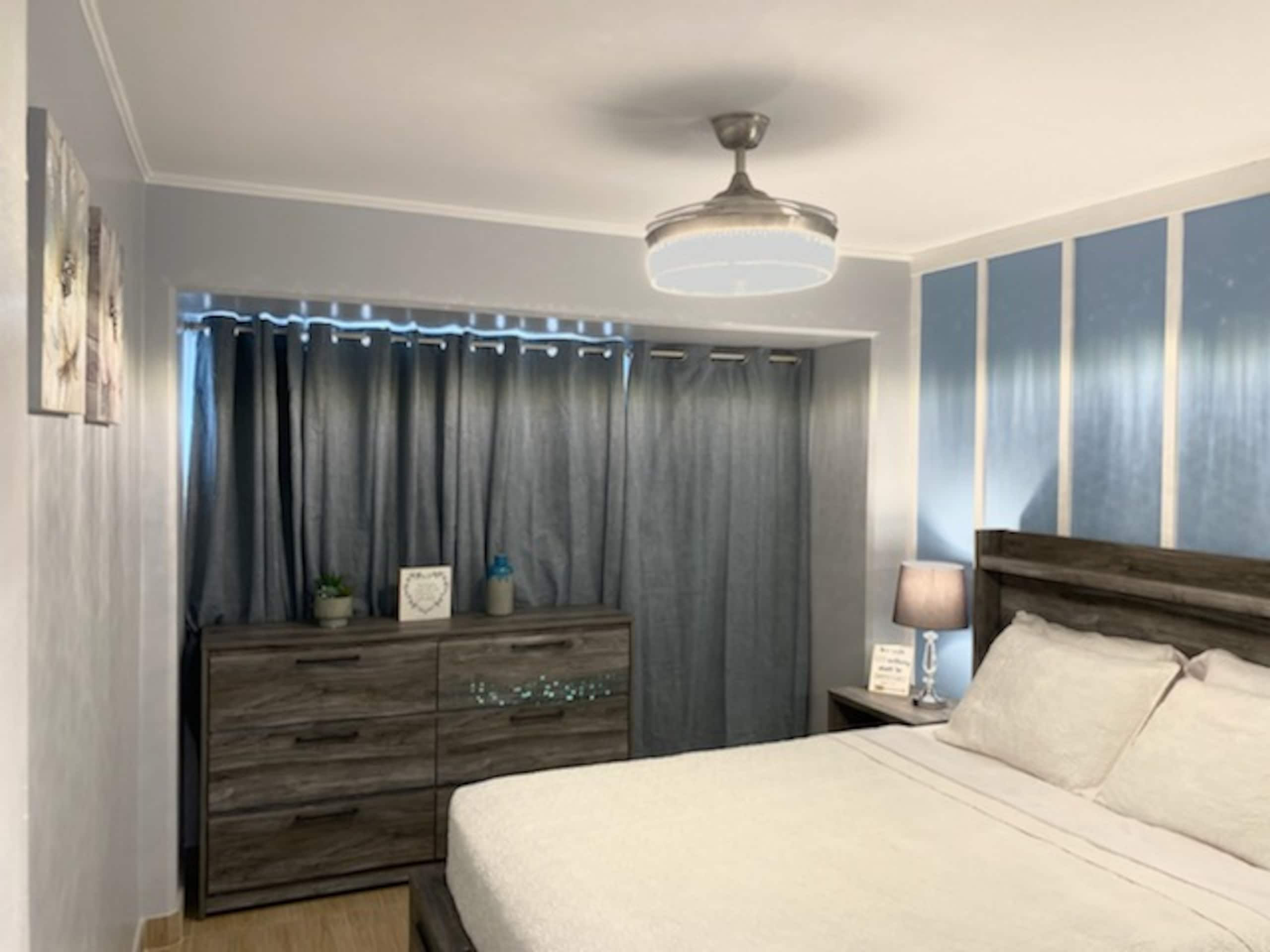 Condo in Honolulu · ★4.86 · 2 bedrooms · 4 beds · 2 private baths - Image 1