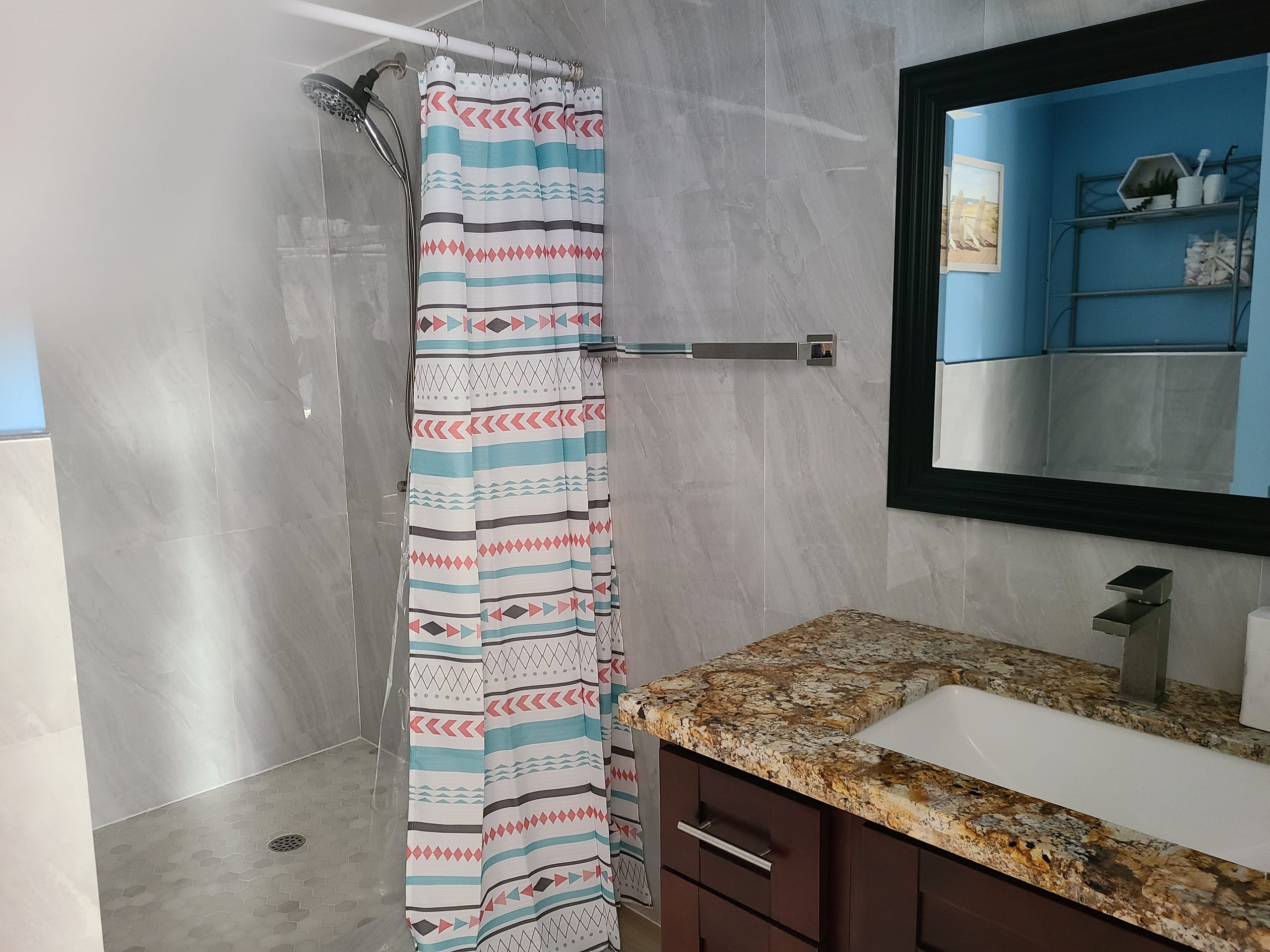 Condo in Honolulu · ★4.86 · 2 bedrooms · 4 beds · 2 private baths - Image 13