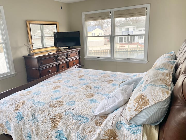 2階キングサイズベッドルーム