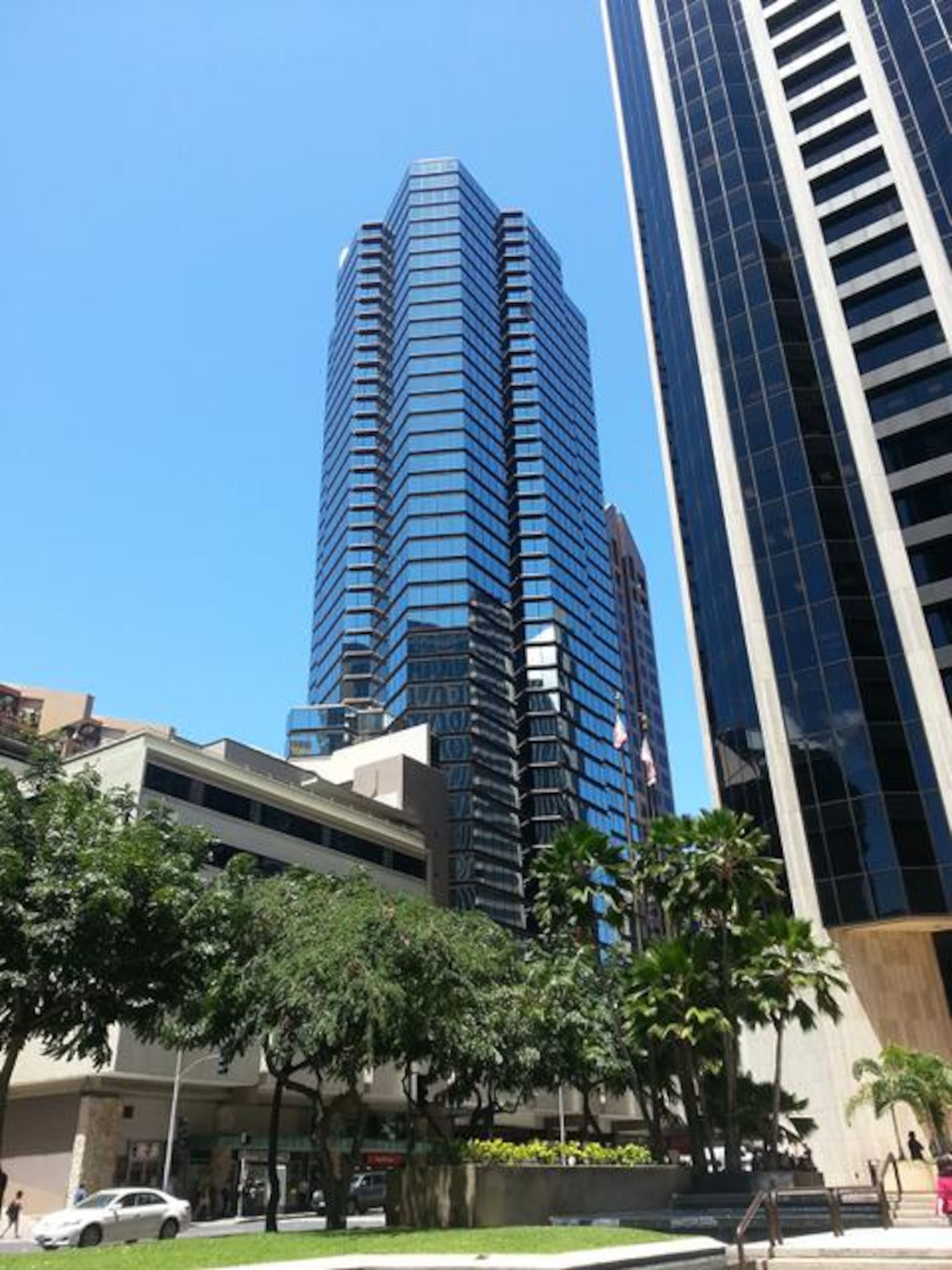 Condo in Honolulu · ★4.98 · 1 bedroom · 2 beds · 1 shared bath - Image 17