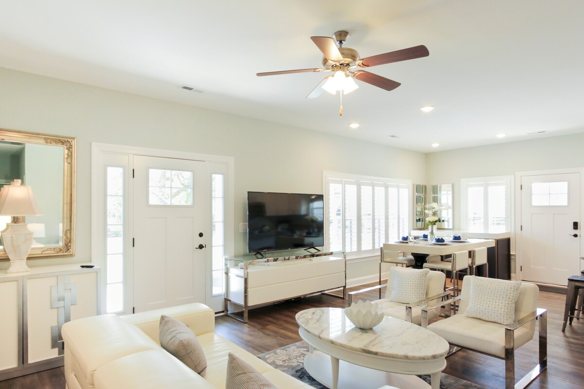 Top Airbnb: Marshwalk Manor in Murrells Inlet in Murrells Inlet