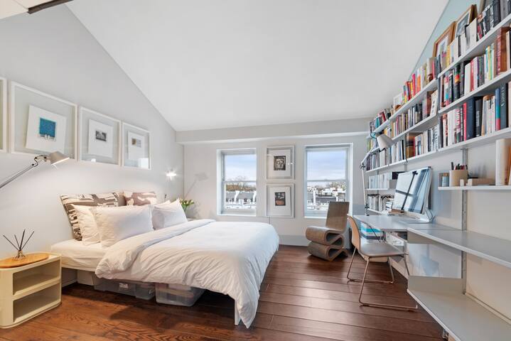 Elegant Paddington Penthouse 2 Bedroom 3 Bathroom gallery image 2