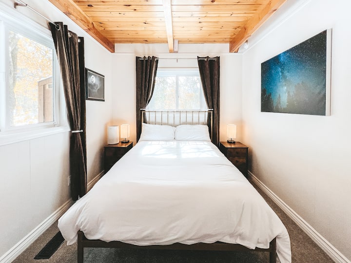 Moonbase - Bedroom 2 - Double Bed