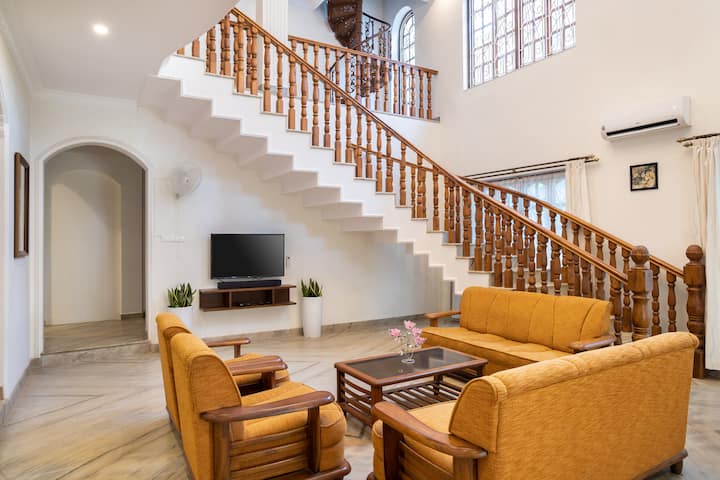 Living room to Bedroom 1