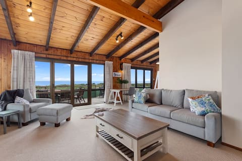 Beachfront Beauty- wake up to the waves!