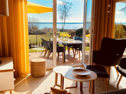 House "MarthaSee" in 1st row, panoramic view