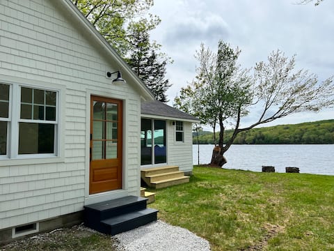 Lakefront Cottage at Salisbury Camp