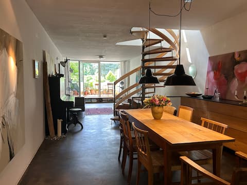 Top Airbnb: Artists' house in the Olympic village in München