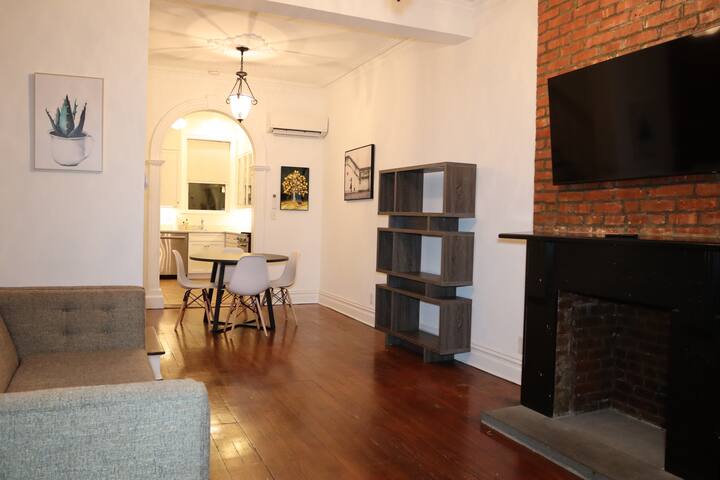 Beautiful 4 Bedroom / 1.5 Bath Brownstone in JC gallery image 3