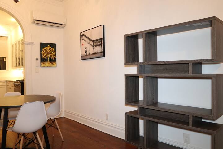 Beautiful 4 Bedroom / 1.5 Bath Brownstone in JC gallery image 4