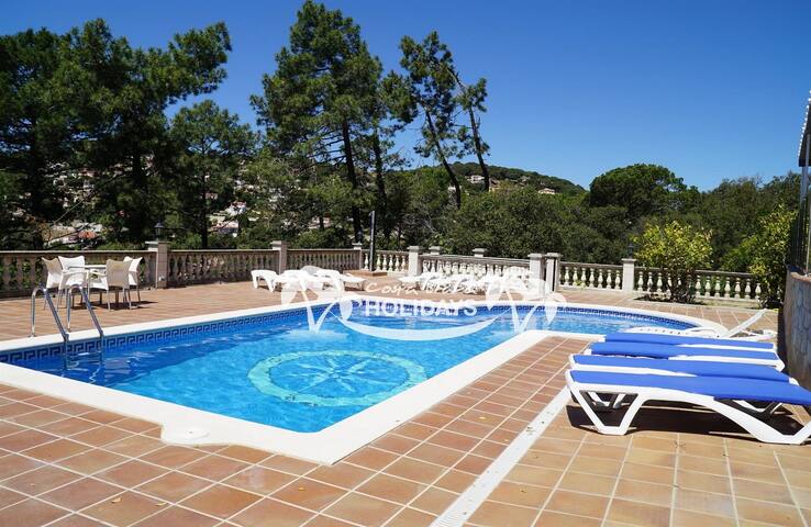 Costa Brava Holidays Villa Mimosa, Sea View. luxe gallery image 4