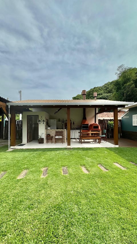 Airbnb em destaque: House in Jurerê Internacional near P12 em Jurere Oeste