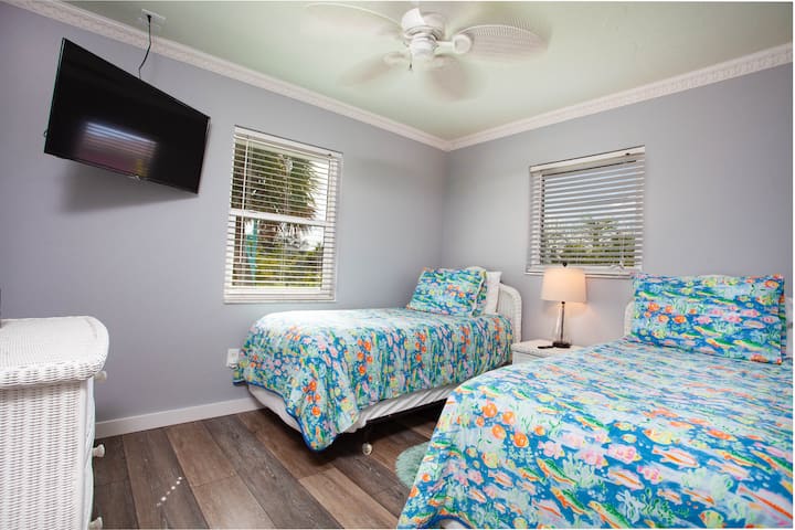 Mermaid House, Manasota Key,  Twin Bedroom