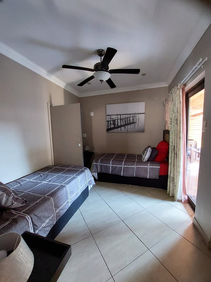 Соба 5, заедничка бања 